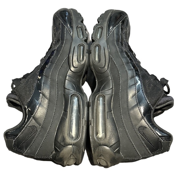 NIKE AIR MAX 95 women's essential "triple black" sneakers, pre-loved, size 9.5. - Picture 7 of 9